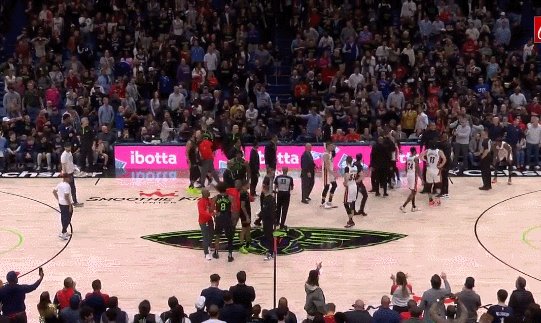 1708757703257052461.gif 3.gif